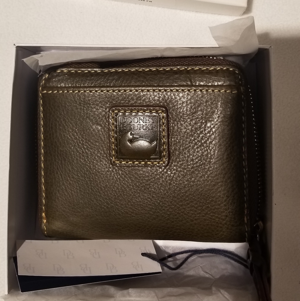 Dooney & Bourke Florentine Fern green small wallet. NWT.